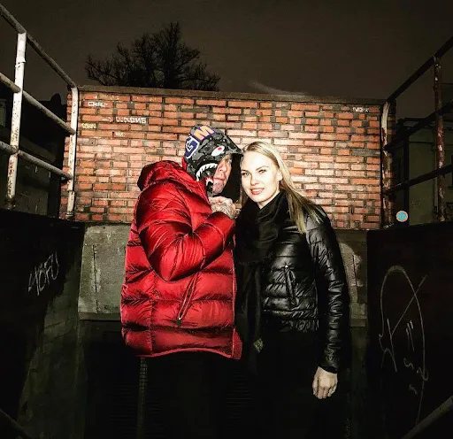 Janne “Nacci” Tranberg ja hänen entinen puolisonsa Hanna Hertell yhdessä ulkona otetussa kuvassa.