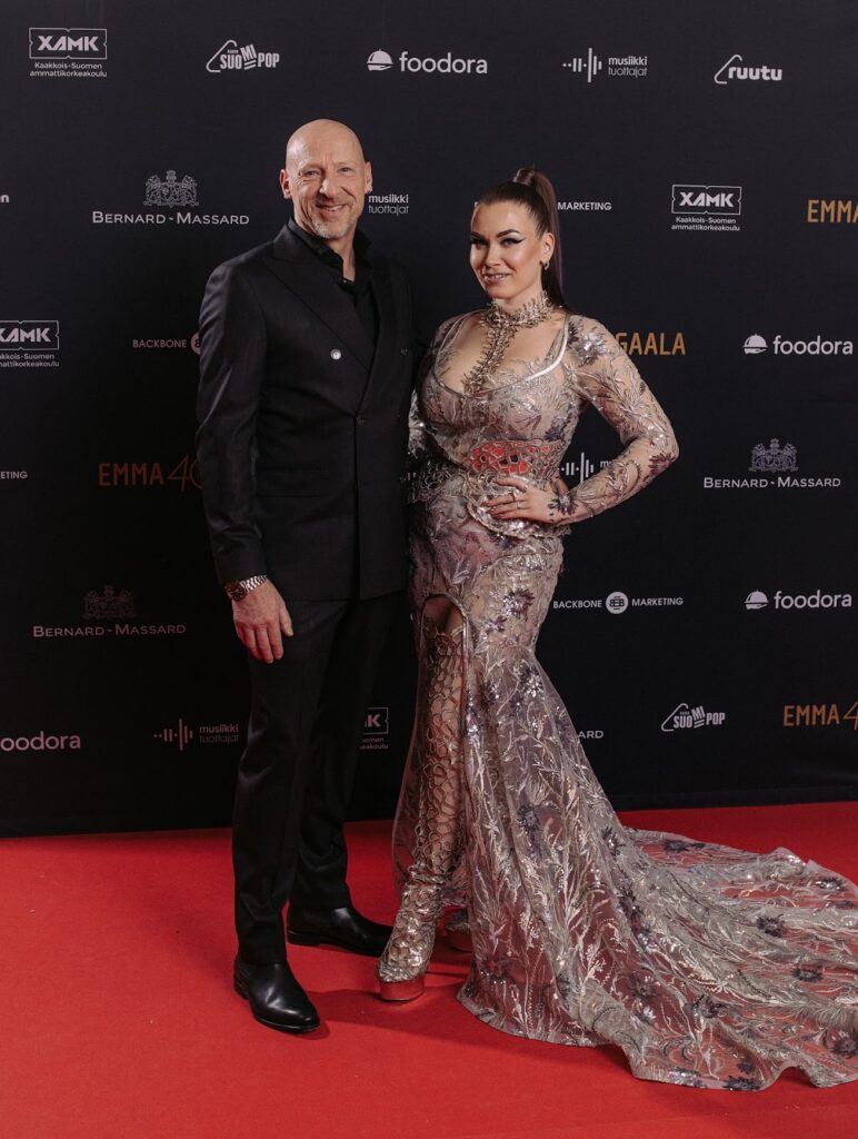 Bess ja Danny Baertelsen yhdessä Emma-gaalassa 2024.