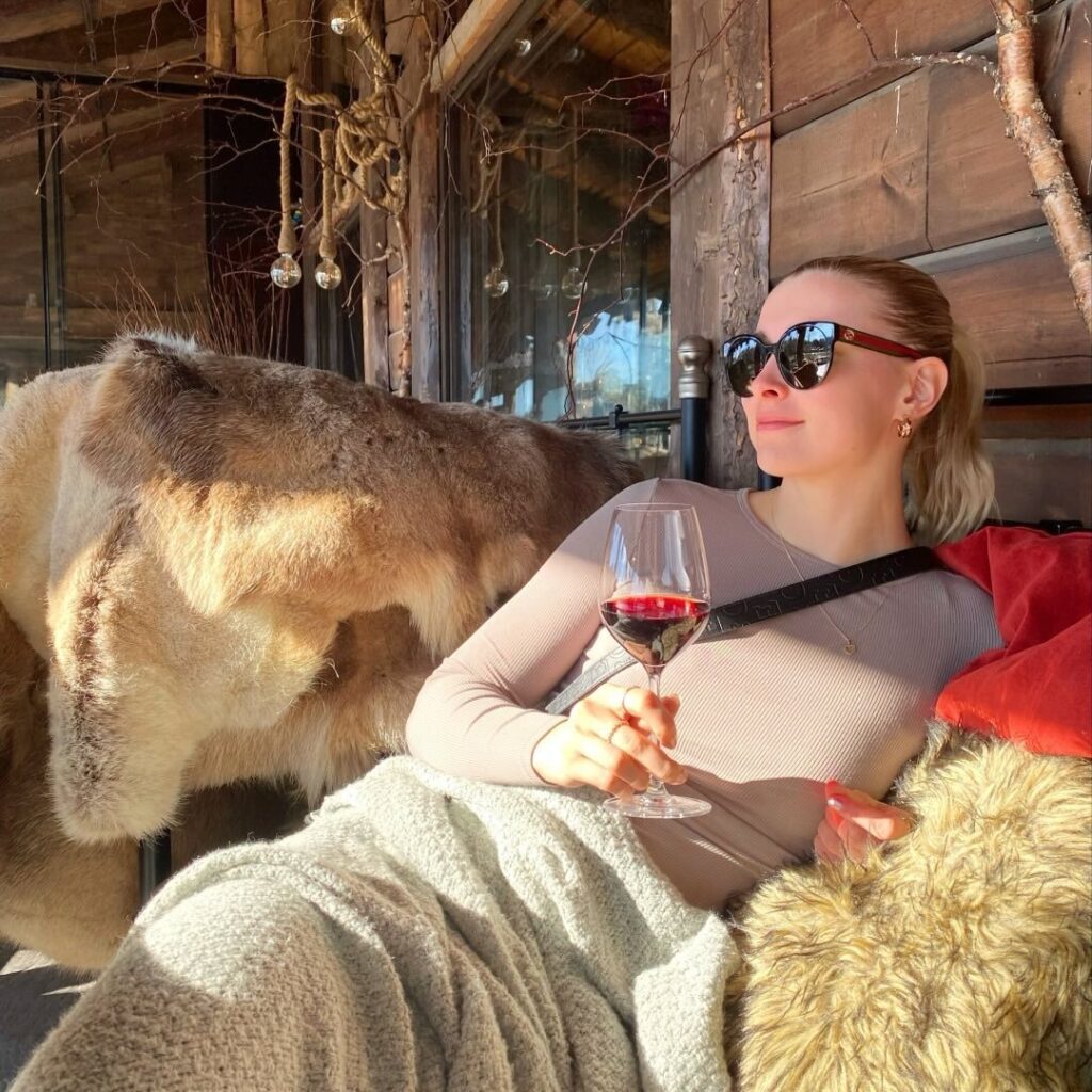 Eero Hirvonen puoliso Sara Taavitsaine.