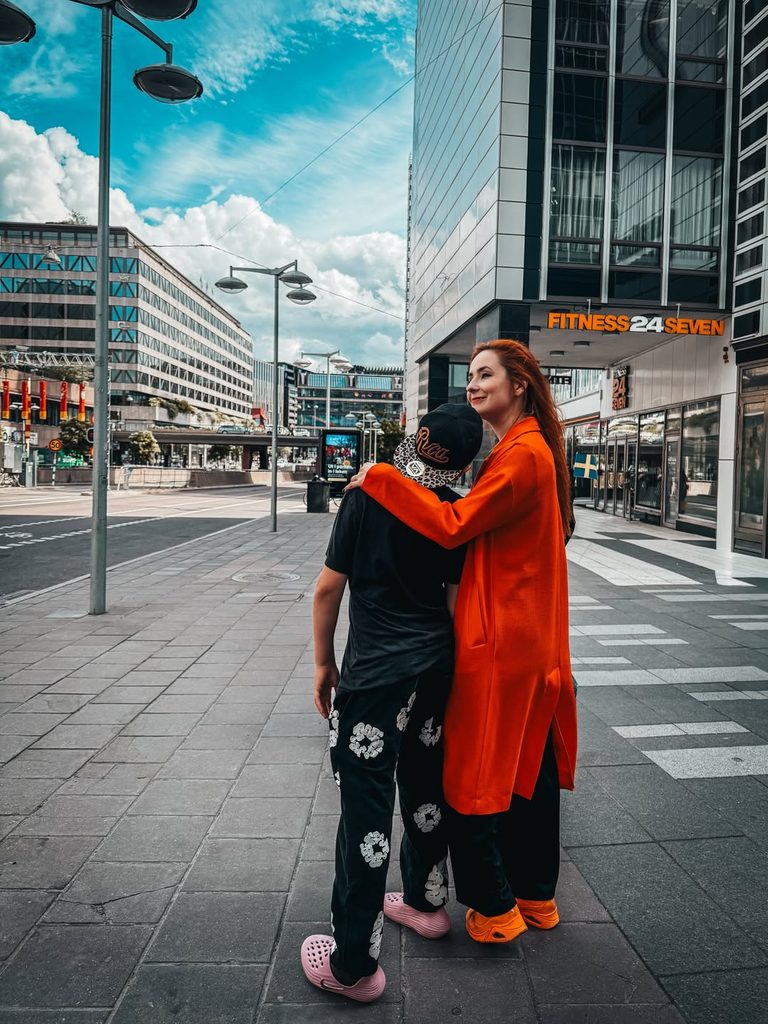 Johanna von Hertzen jakoi kesäkuussa Instagramissa kuvan Tukholman-matkalta lapsensa kanssa. Kuva: Johanna von Hertzen Instagram.