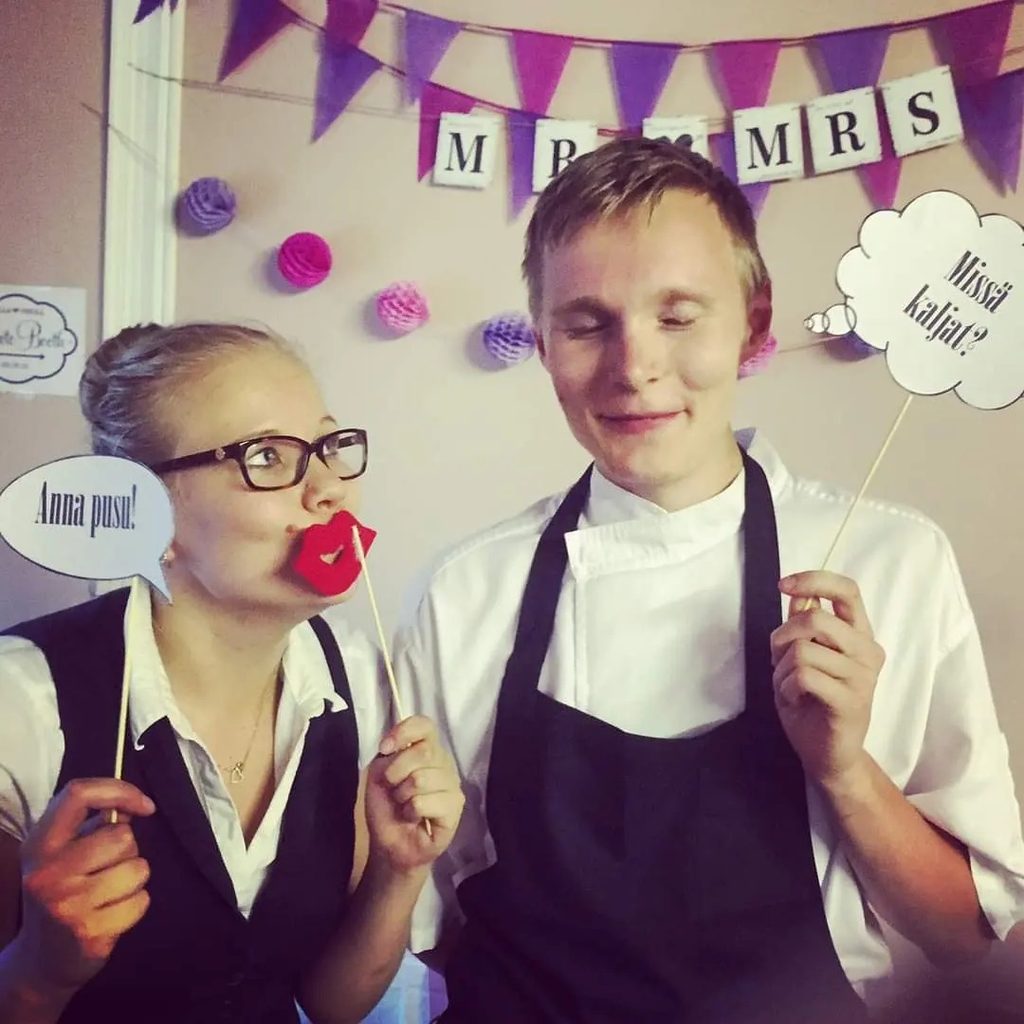Lauri Kaivoluoto ja Pinka Laitinen catering-keikalla vuonna 2014